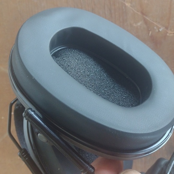 Black and Gray Hearing Protection Headset NWOT - Picture 3 of 4